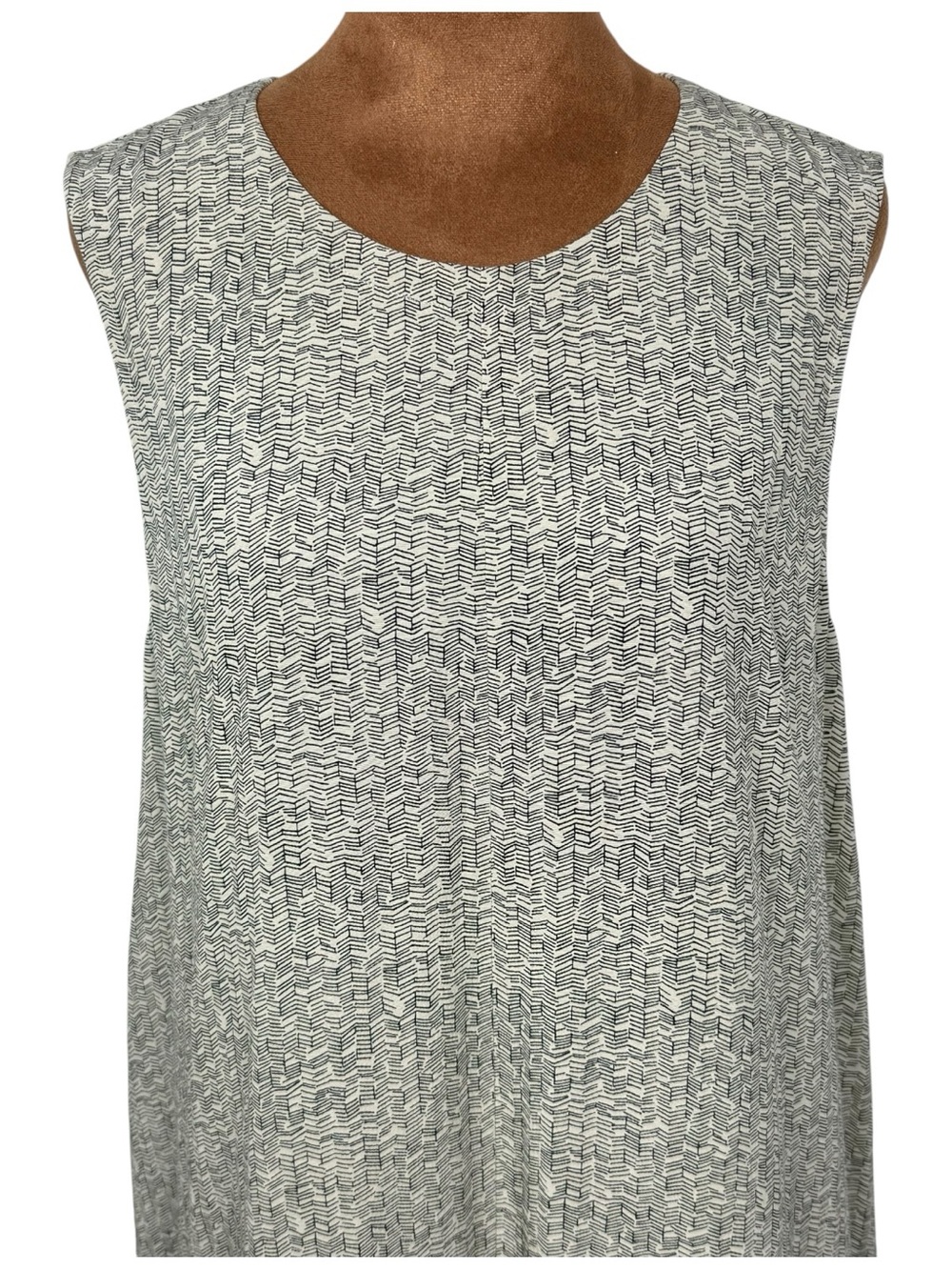 Eileen Fisher Chevron Print Tencel Dress M Minimalist Quiet Luxury Midi - Picture 8 of 11